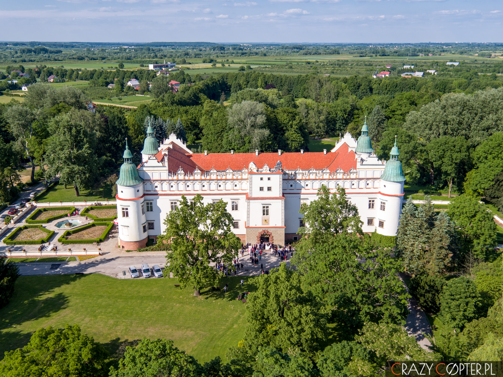Ślub na zamku w Baranowie Sandomierskim - zdjęcie z drona