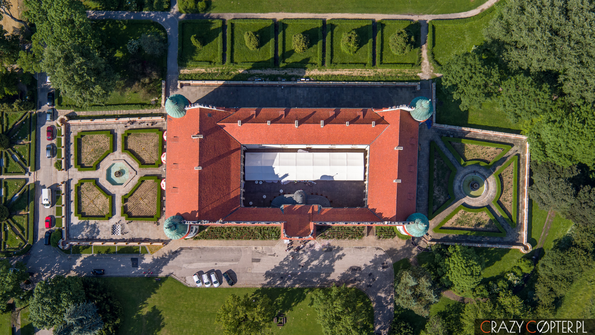 Zamek w Baranowie Sandomierskim prezentuje się imponująco z lotu ptaka