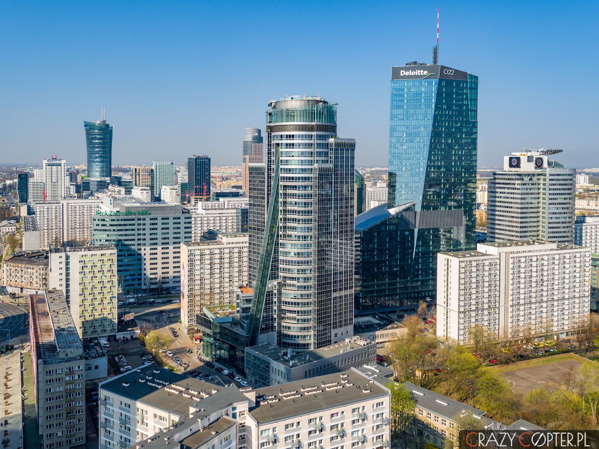 Wieżowce w Warszawie - zdjęcia lotnicze z drona